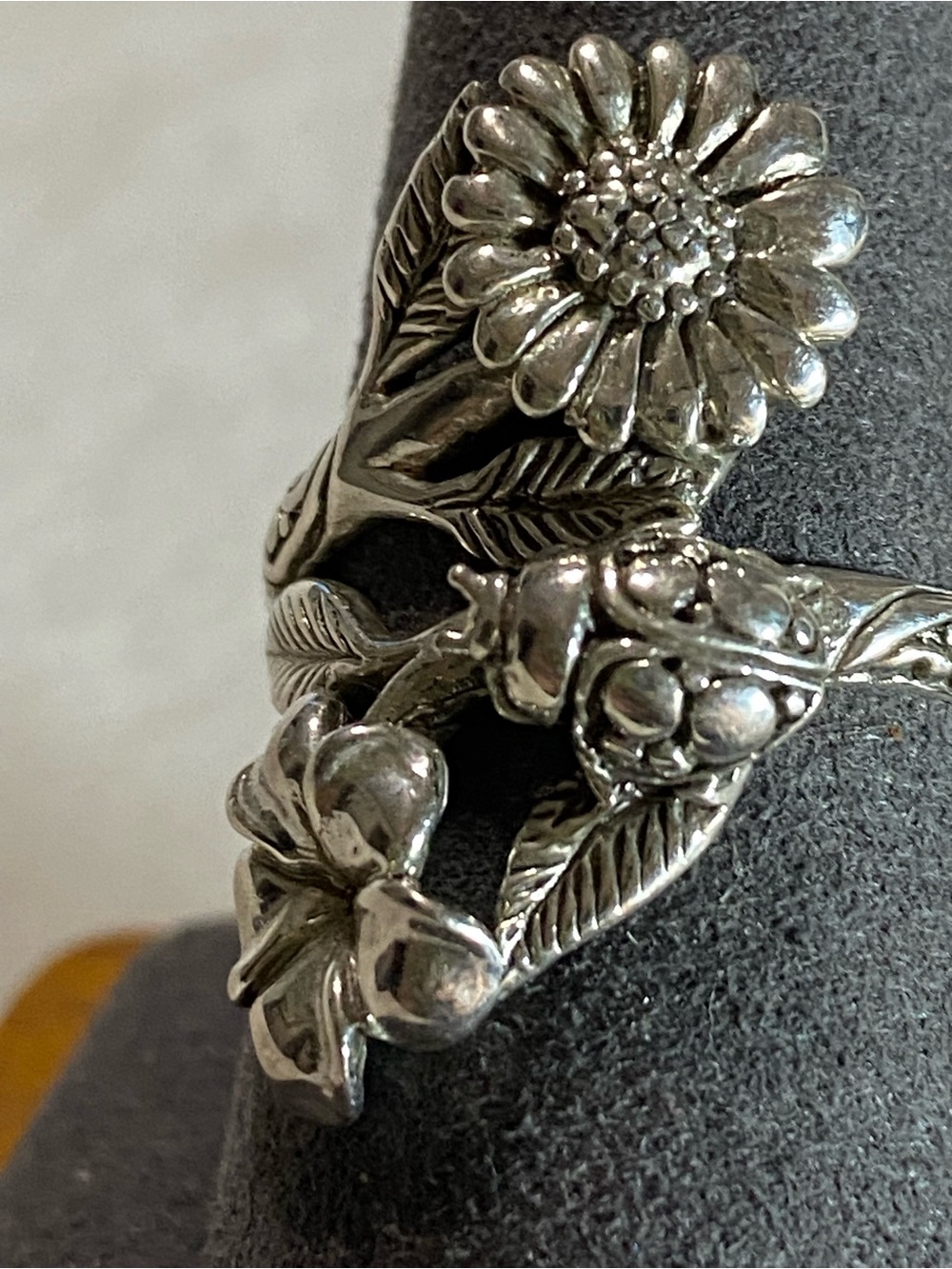 Sarda Ladybug and Floral .925 Sterling Silver Ring - Size 9